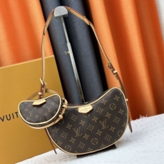 Louis Vuitton Hobo Bags